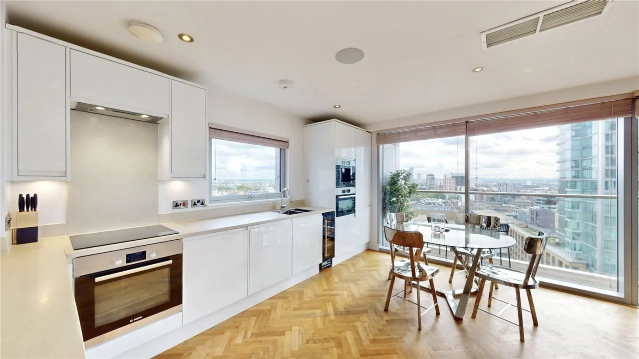 2 bed flat for sale, Commercial Road, Whitechapel, E1