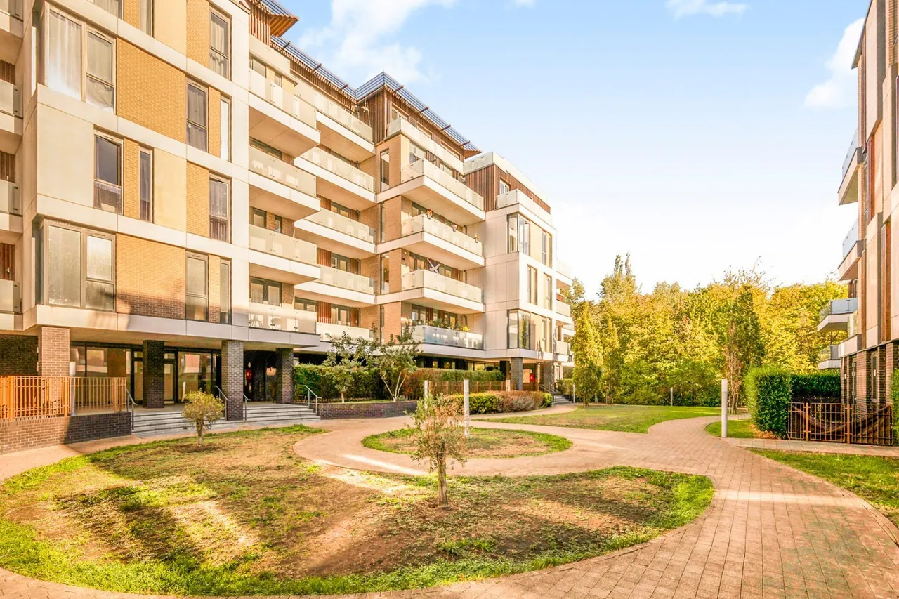 2 bed flat for sale, Quebec Way, Canada Water, SE16