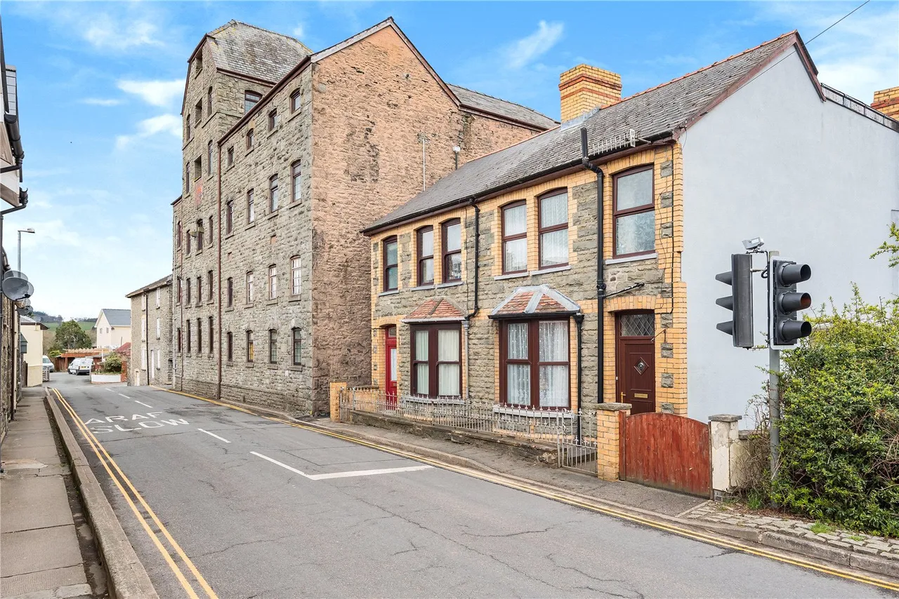 2 bed flat for sale — Brecon Road, Builth Wells, Powys, LD2 3ED