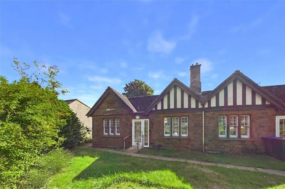 2 bed house to rent — The Green, Creaton, Northamptonshire, NN6
