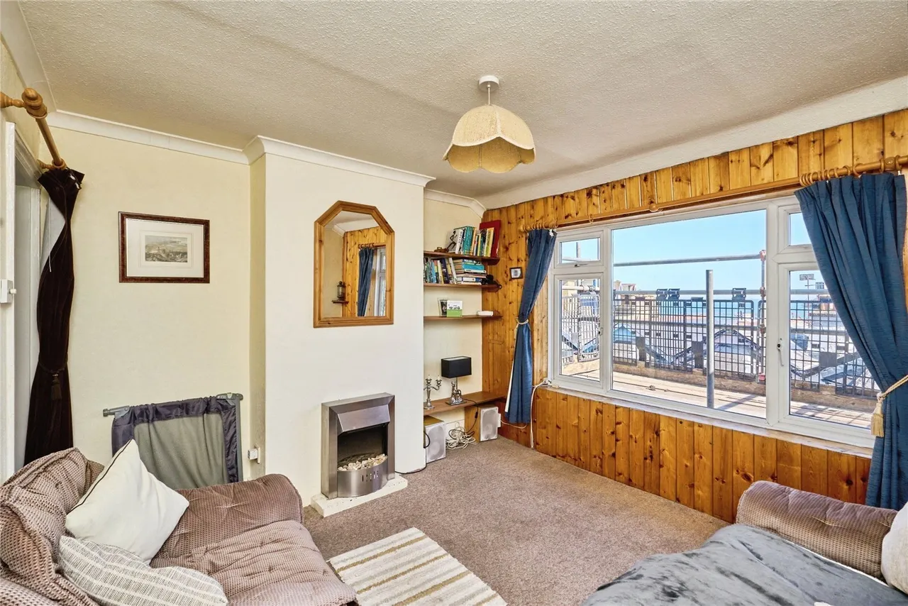 Granville Road, Cowes, PO31, photo 2