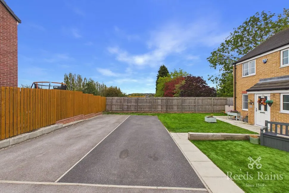 Chambers Close, Castleford, WF10, photo 13