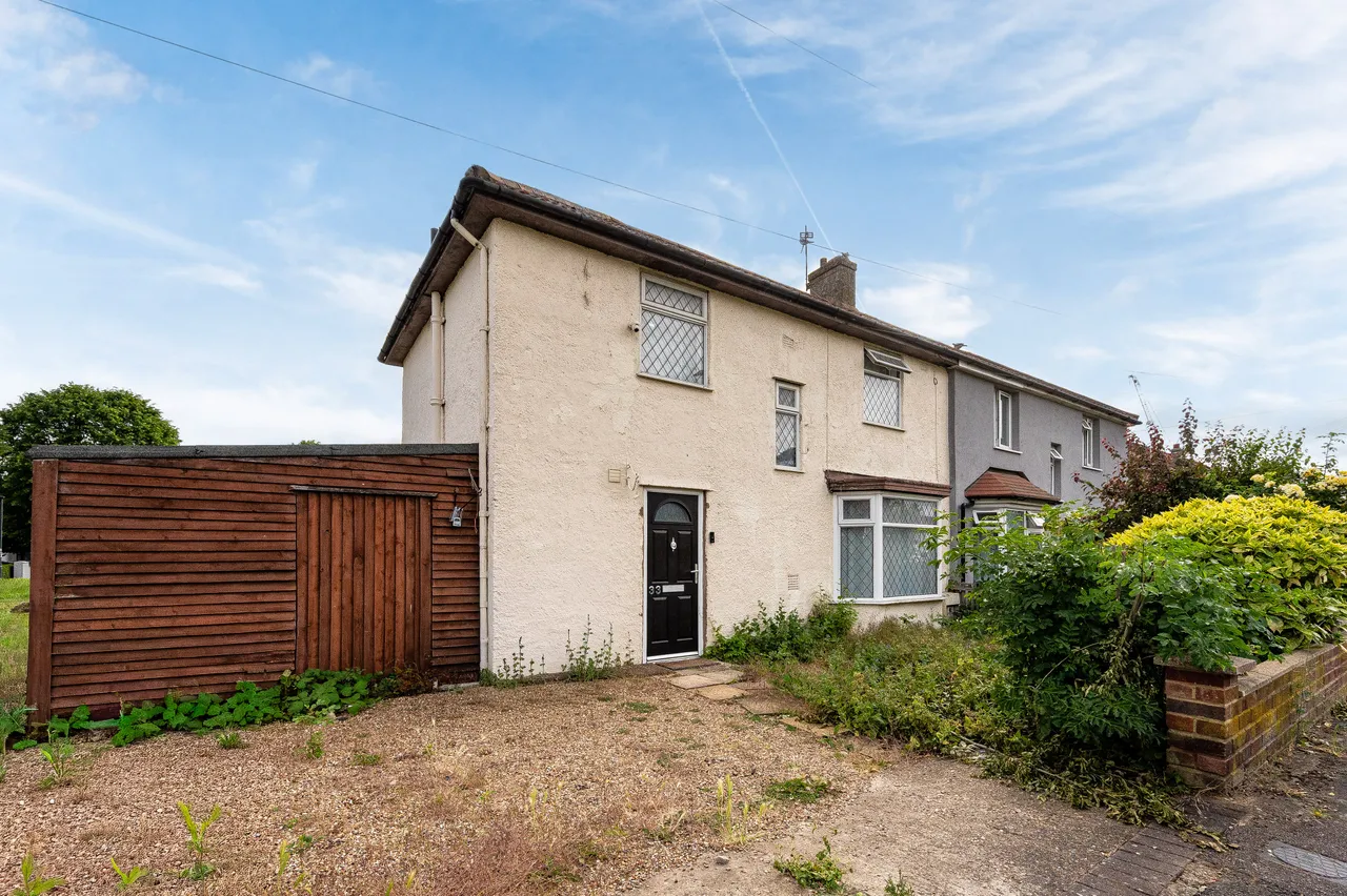 4 bed house to rent — 33 Winchcomb Gardens, London