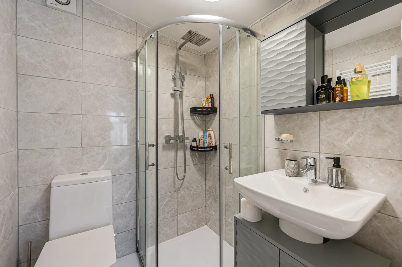 33 Winchcomb Gardens, London, photo 8