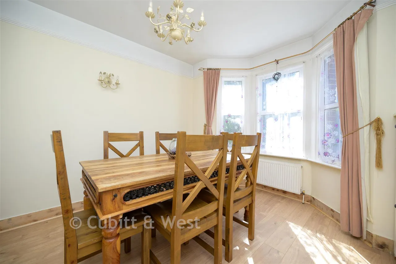 Beechwood Gardens, Caterham, CR3, photo 14