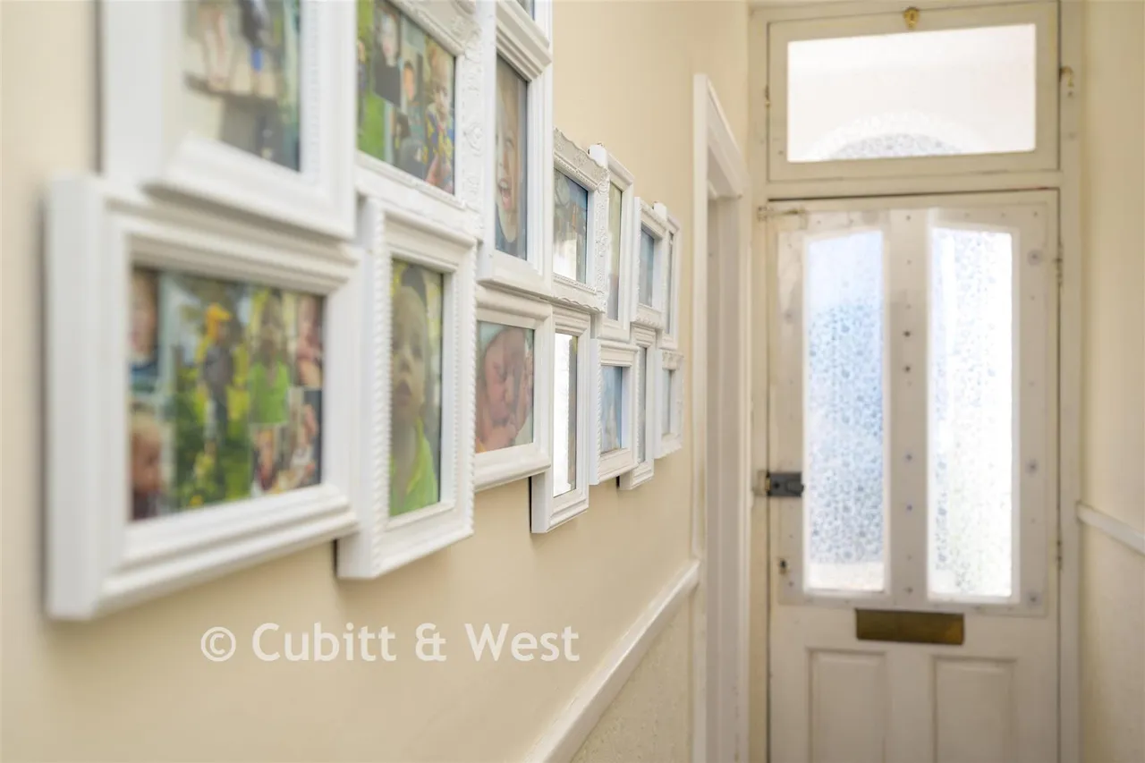 Beechwood Gardens, Caterham, CR3, photo 13