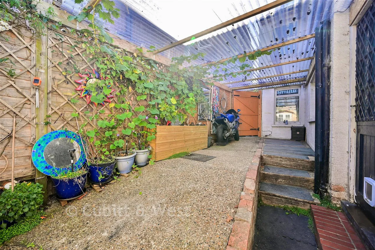 Beechwood Gardens, Caterham, CR3, photo 19