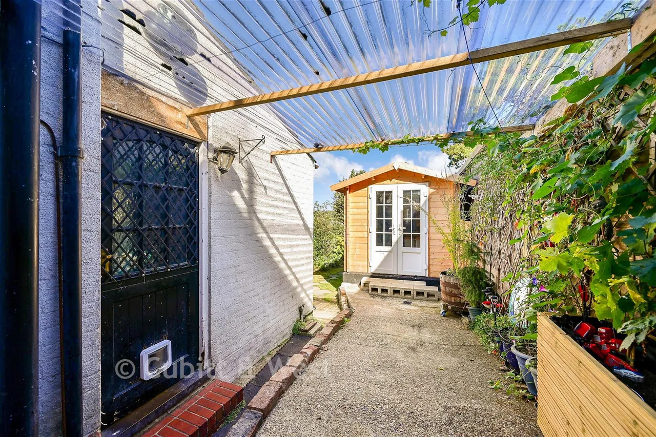 Beechwood Gardens, Caterham, CR3, photo 18