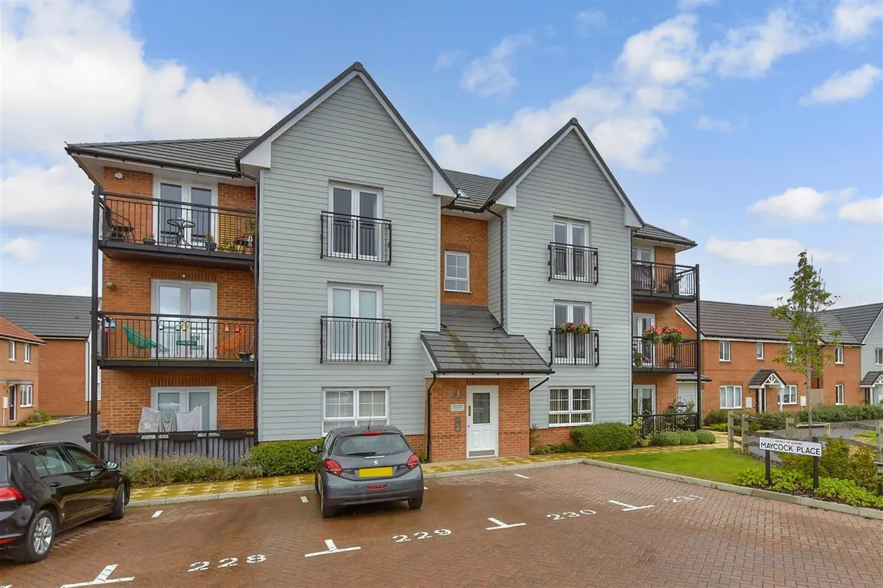 Maycock Place, Hythe, CT21, photo 2