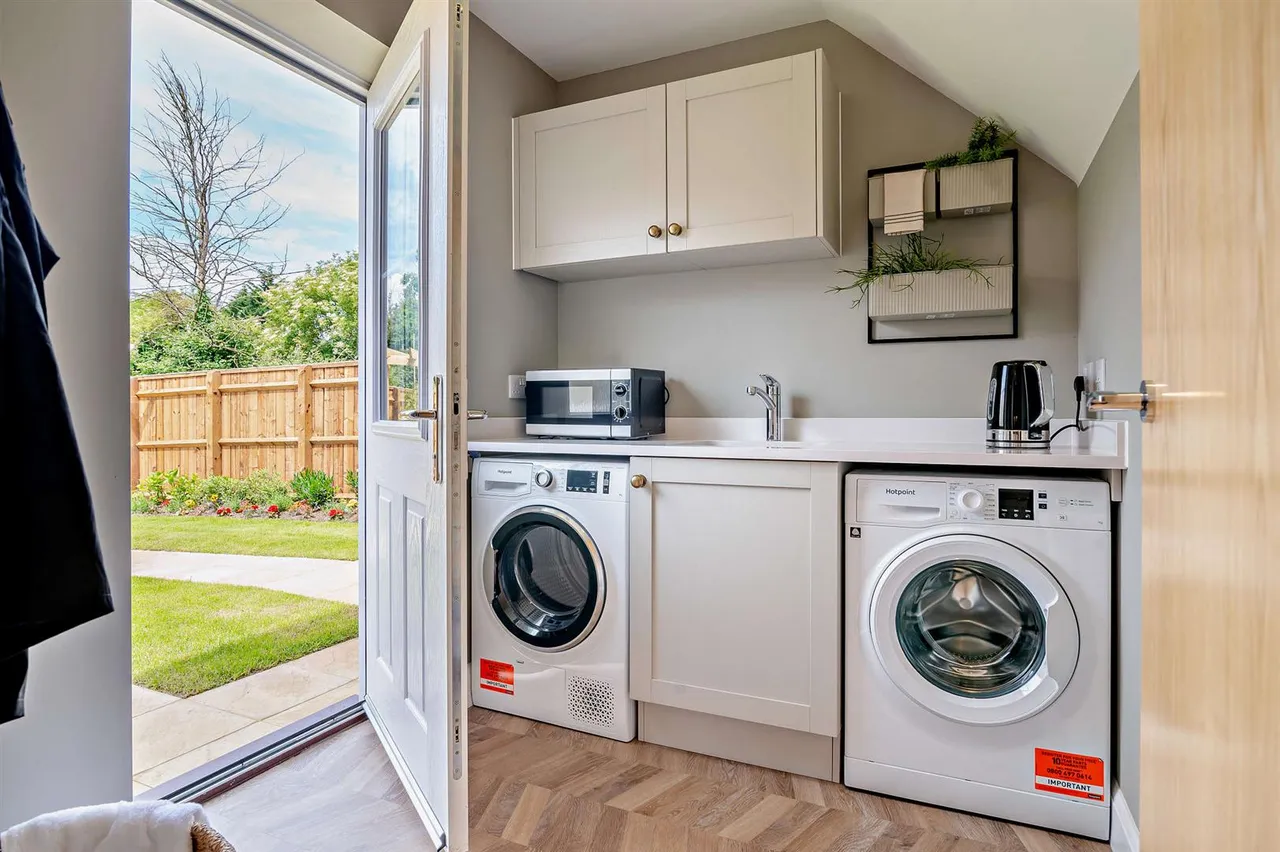 Zephyr Place, Devizes, SN10, photo 9
