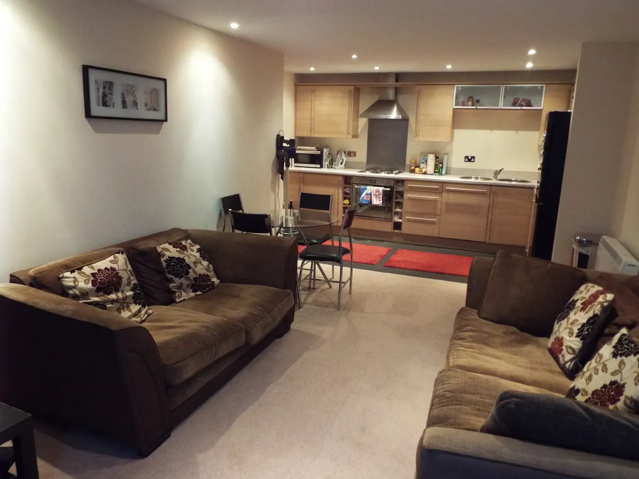 2 bed flat to rent, Central Way, WA2