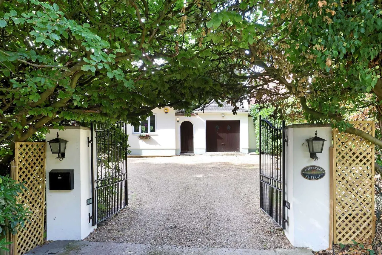 Bangors Road South, Iver, SL0, photo 13
