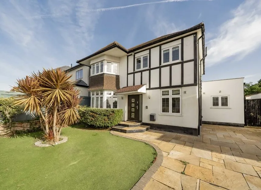 5 bed house to rent — Cheyne Walk, Hendon, NW4