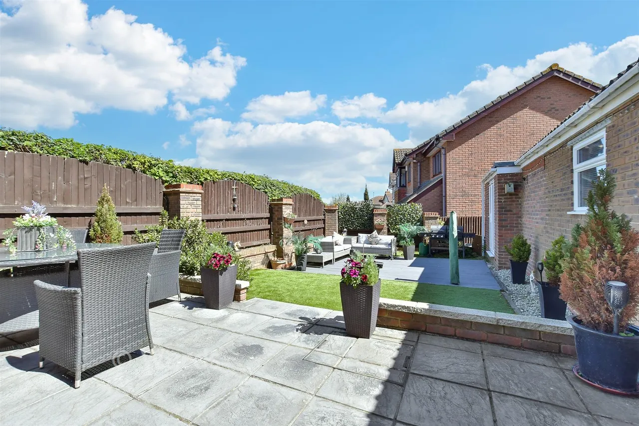 Mills Close, Minster On Sea, ME12, photo 15