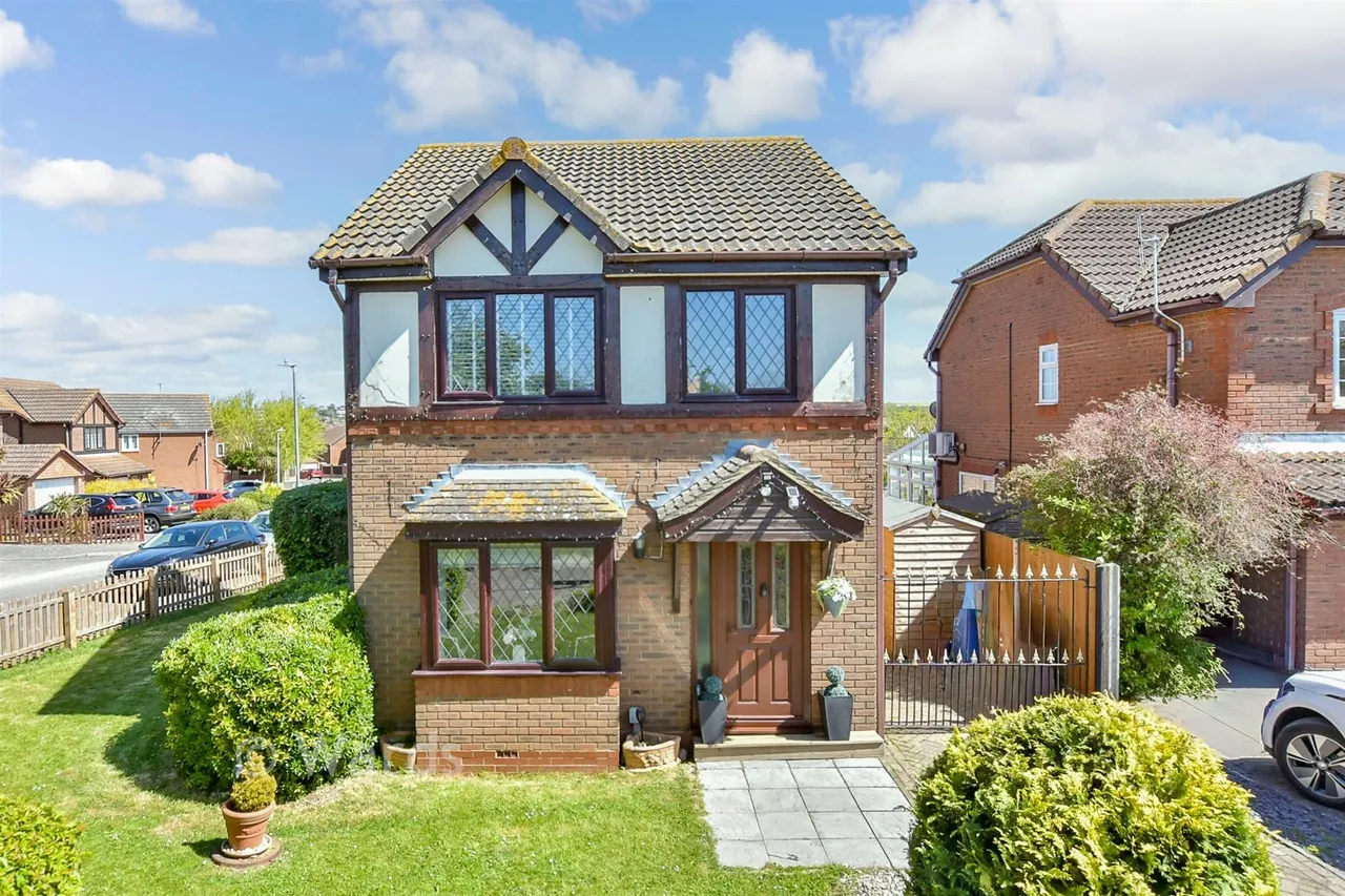 3 bed house for sale, Mills Close, Minster On Sea, ME12