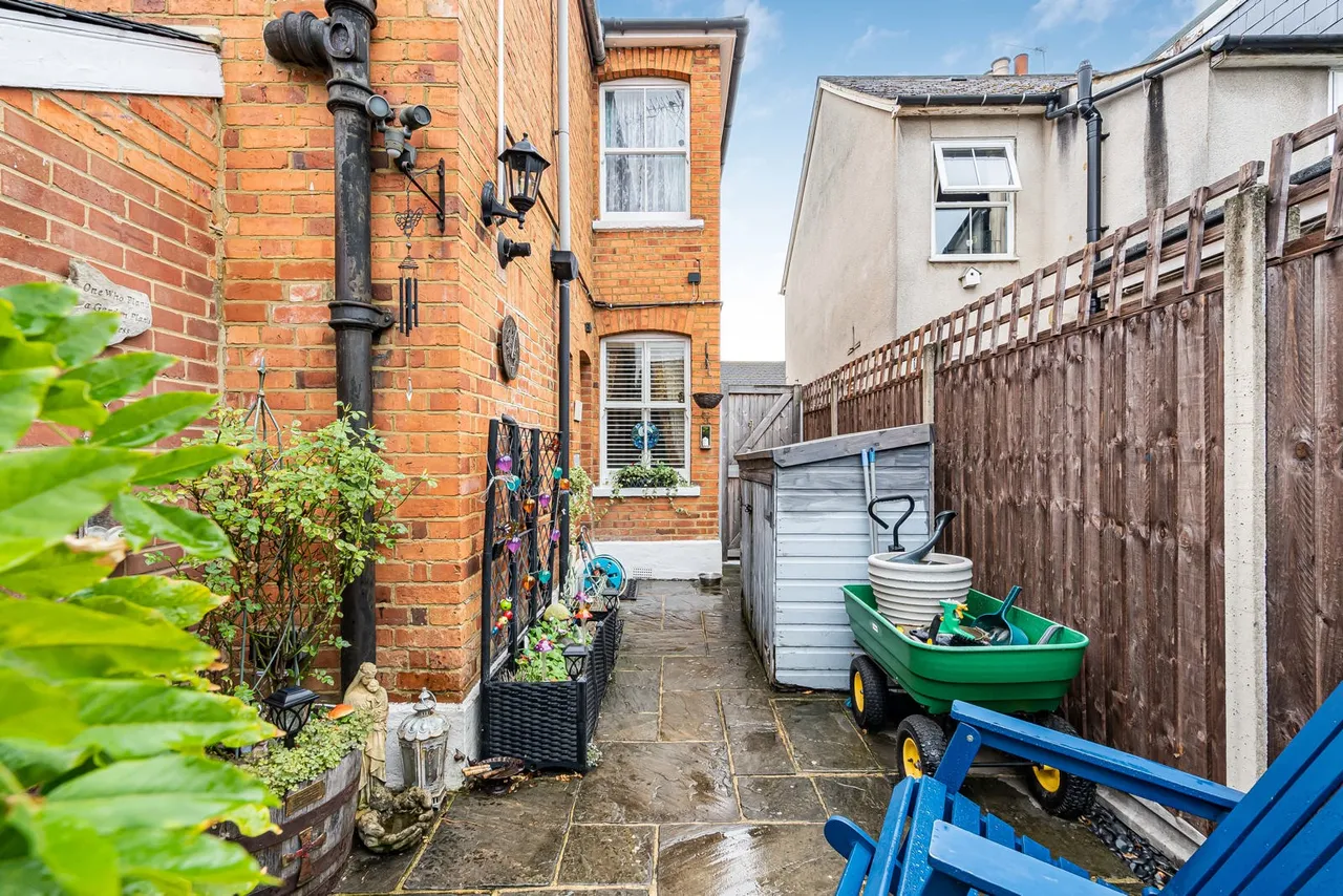 Ecton Road, Addlestone, KT15, photo 21