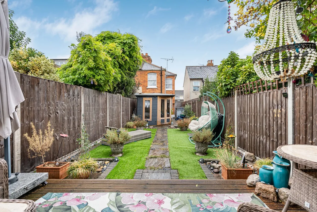 Ecton Road, Addlestone, KT15, photo 2