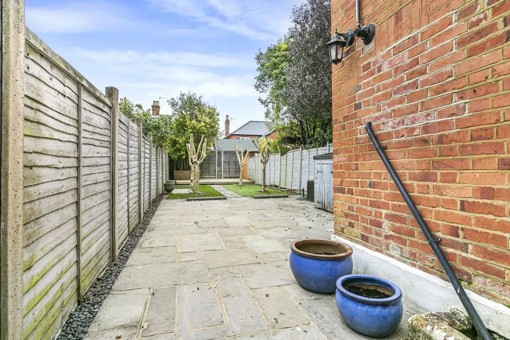 Ecton Road, Addlestone, KT15, photo 22