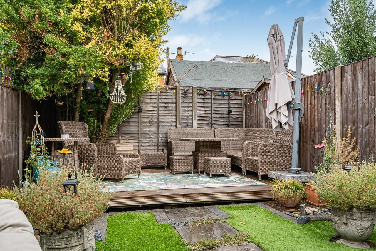 Ecton Road, Addlestone, KT15, photo 19