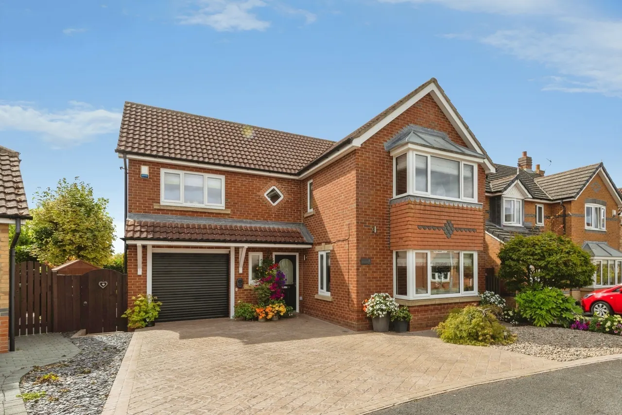 4 bed house for sale — Caldey Gardens, Ingleby Barwick, Stockton-on-Tees, TS17