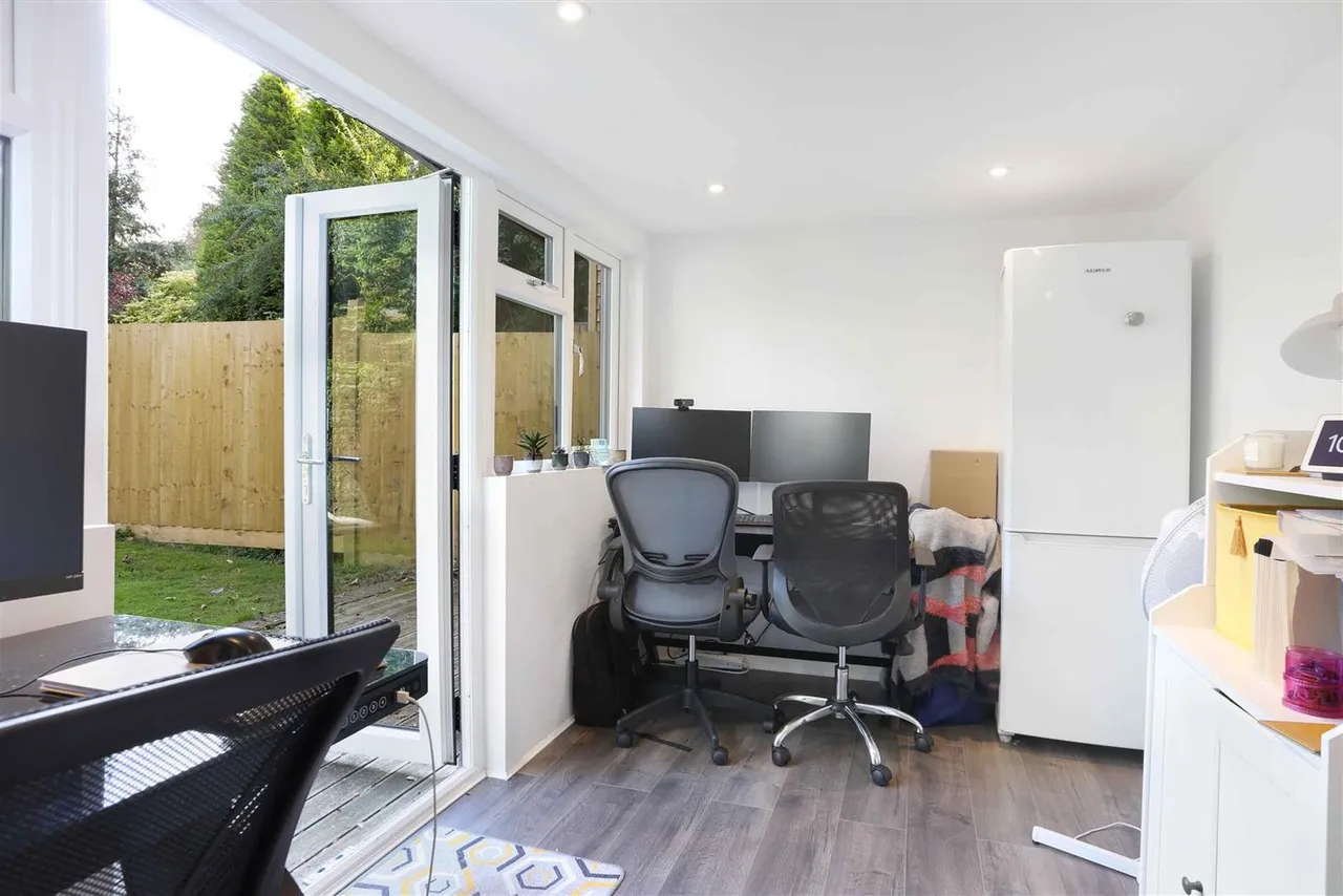 Cheam Road, Ewell Village, KT17, photo 17