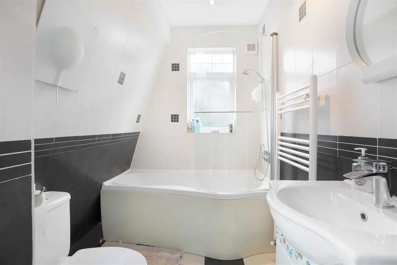 Cheam Road, Ewell Village, KT17, photo 19