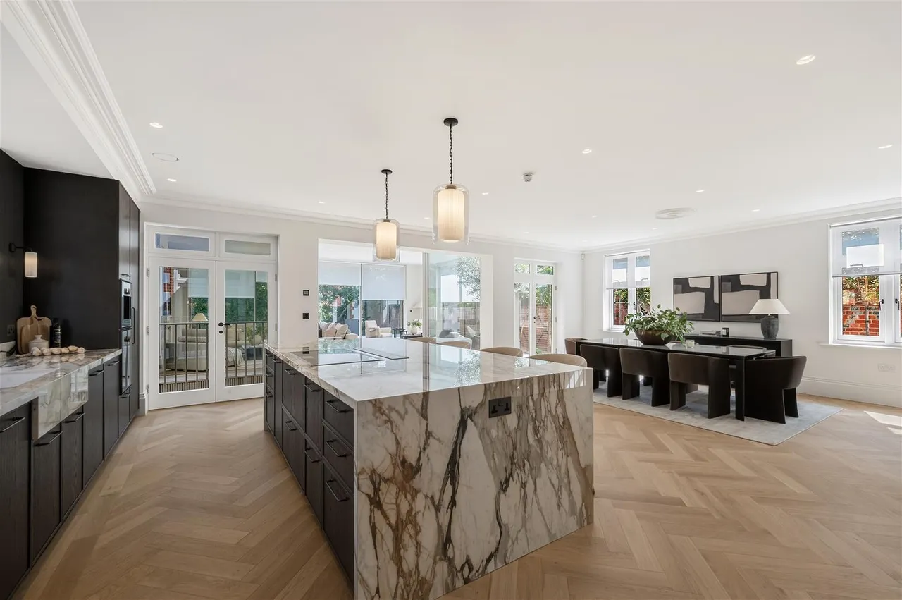 Ridgway Gardens, London SW19 4SZ, photo 12