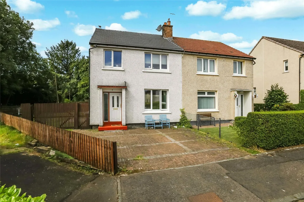 3 bed house for sale — West Glen Avenue, Deans, Livingston, West Lothian, EH54