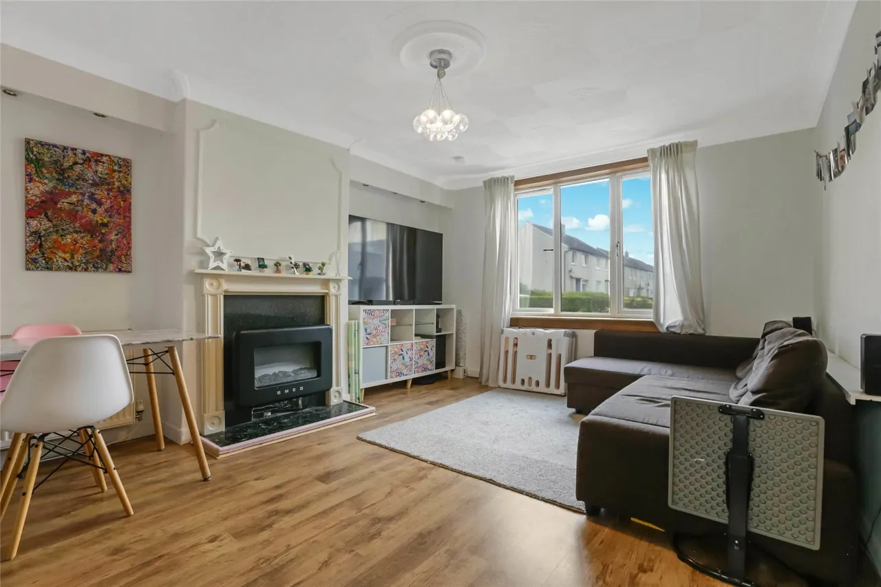 West Glen Avenue, Deans, Livingston, West Lothian, EH54, photo 2