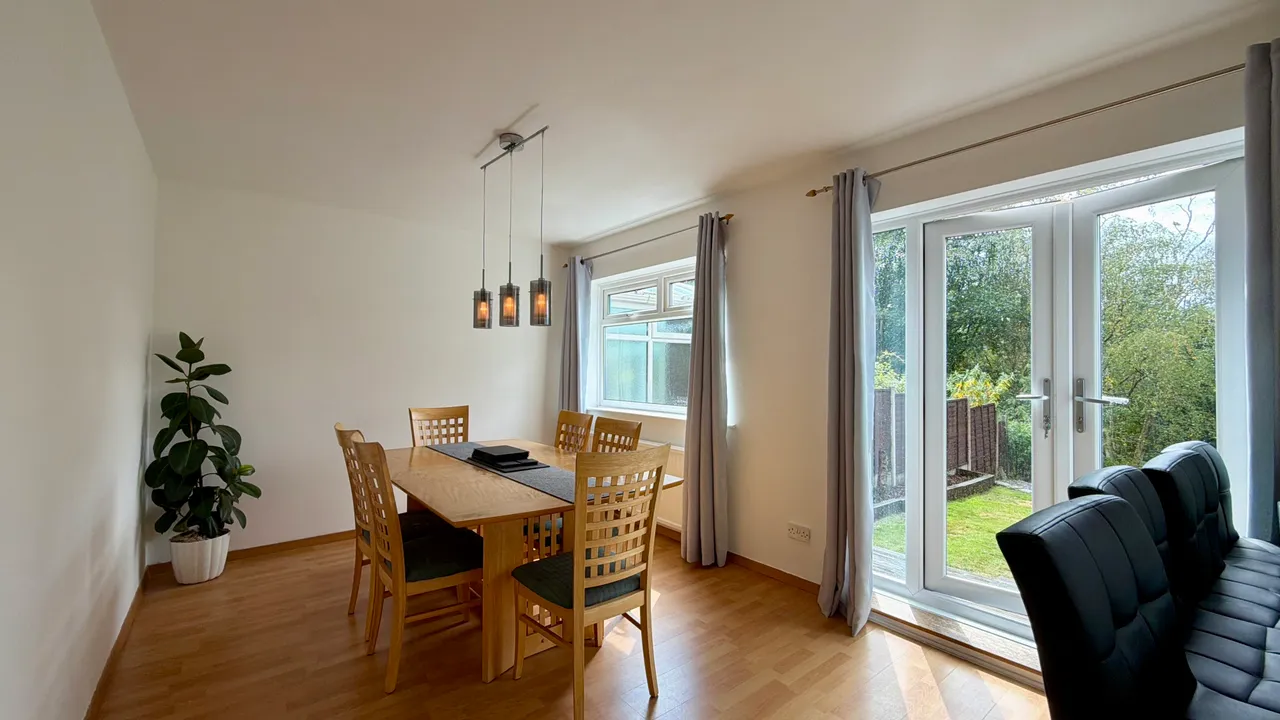 St. Giles Drive, Hyde, SK14, photo 9