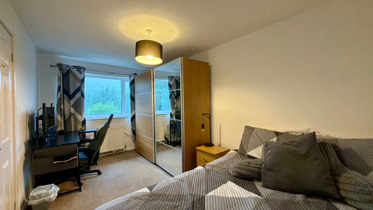 St. Giles Drive, Hyde, SK14, photo 14