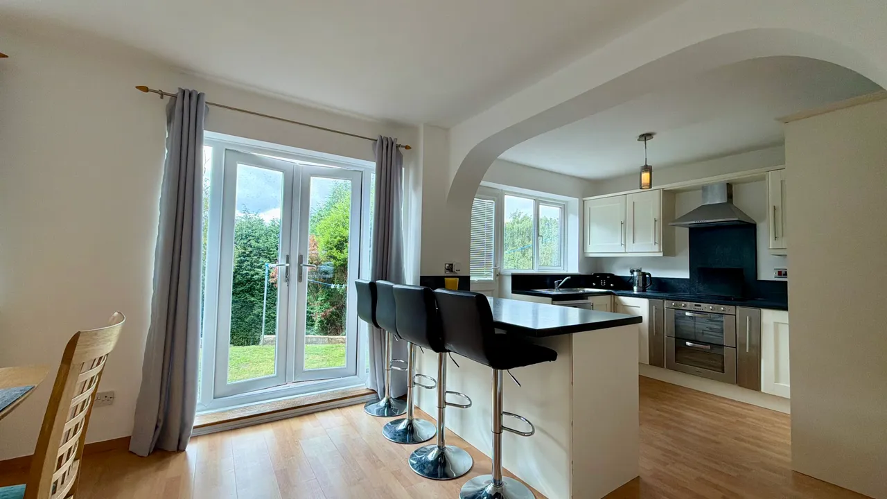 St. Giles Drive, Hyde, SK14, photo 6