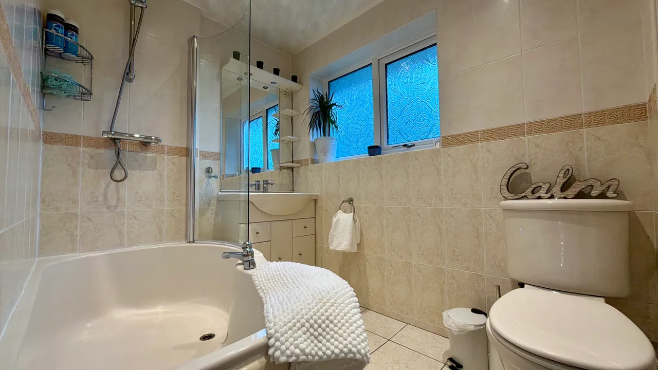 St. Giles Drive, Hyde, SK14, photo 16