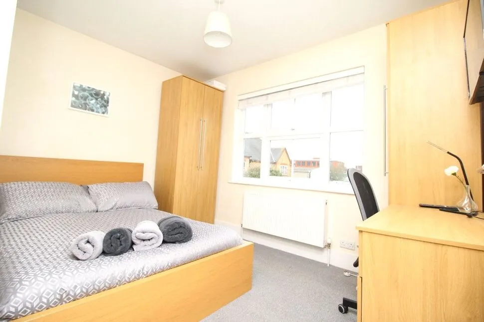 Hummer Road, Egham, TW20, photo 9