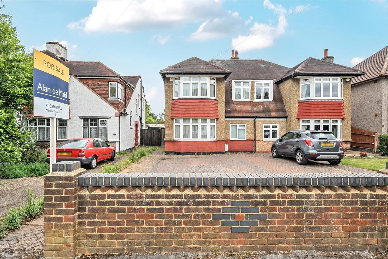 4 bed house for sale — Hawes Lane, West Wickham, BR4