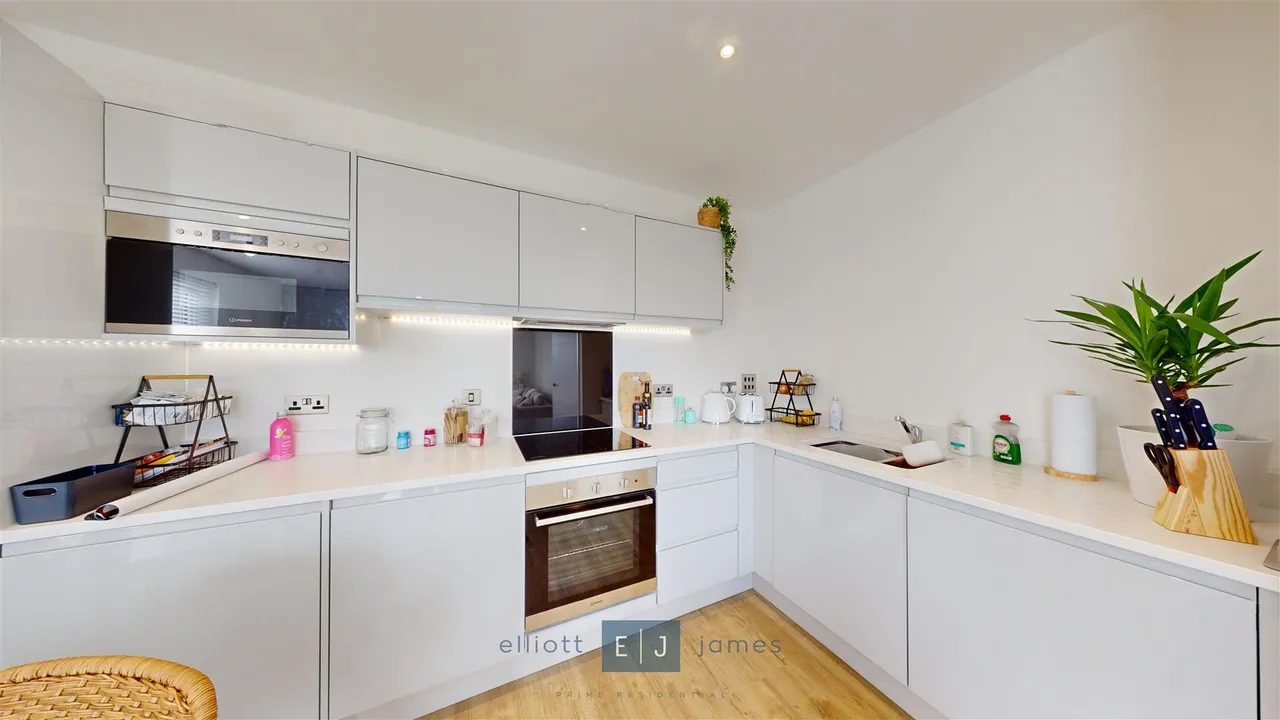 Epping Gate, Borders Lane, Loughton, photo 4