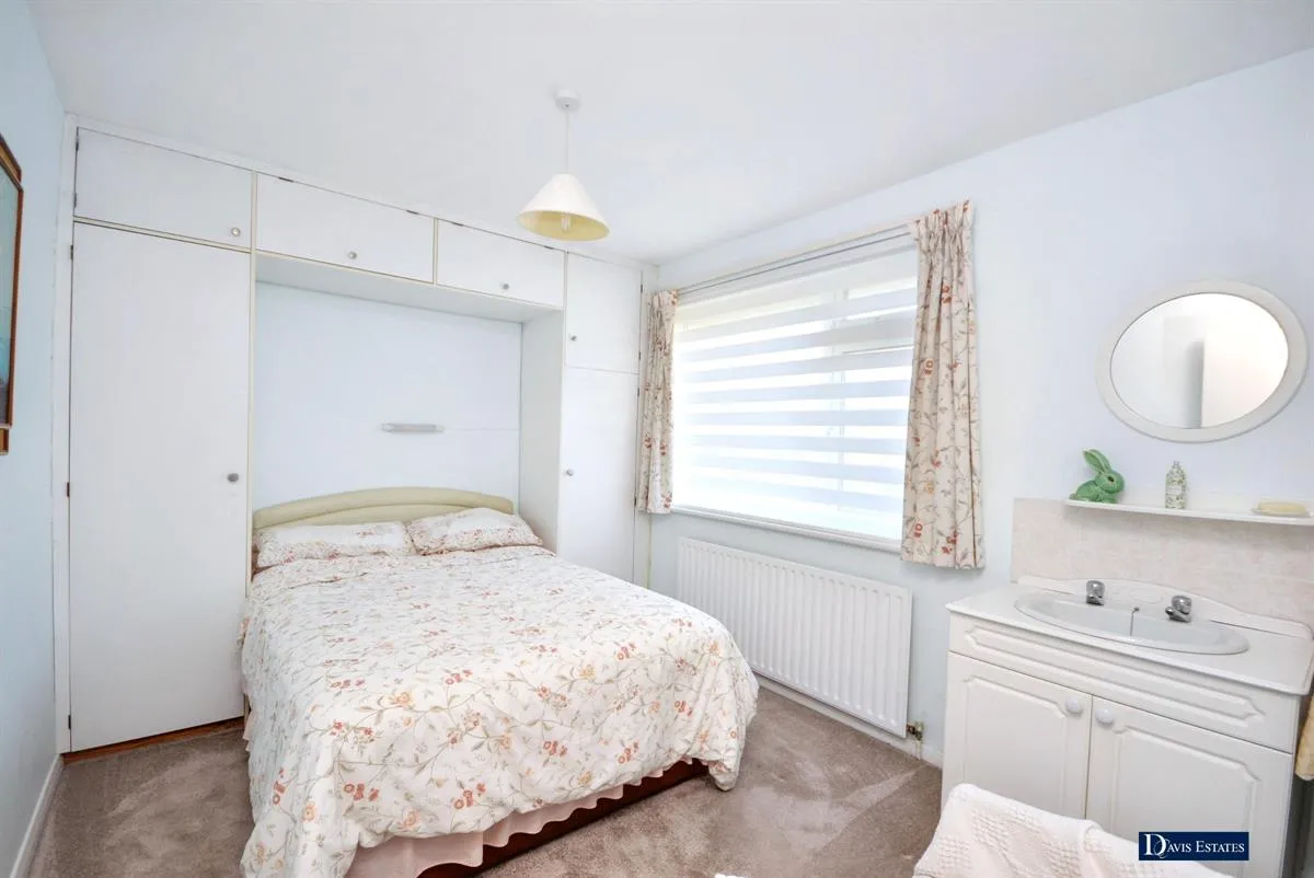Nelwyn Avenue, Emerson Park, RM11, photo 13