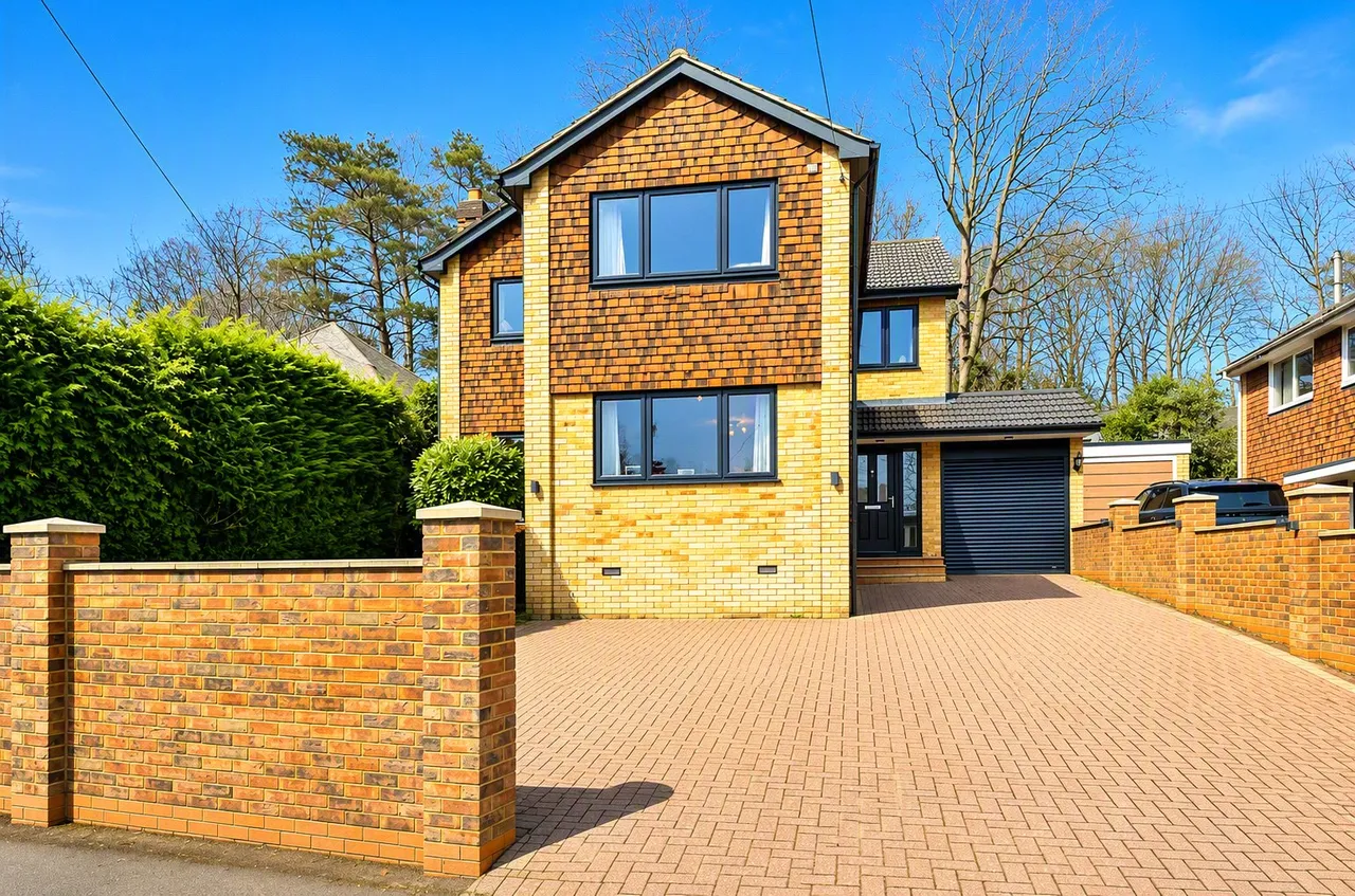 5 bed house for sale — Hutton Road, Ash Vale, Surrey, GU12 5EY