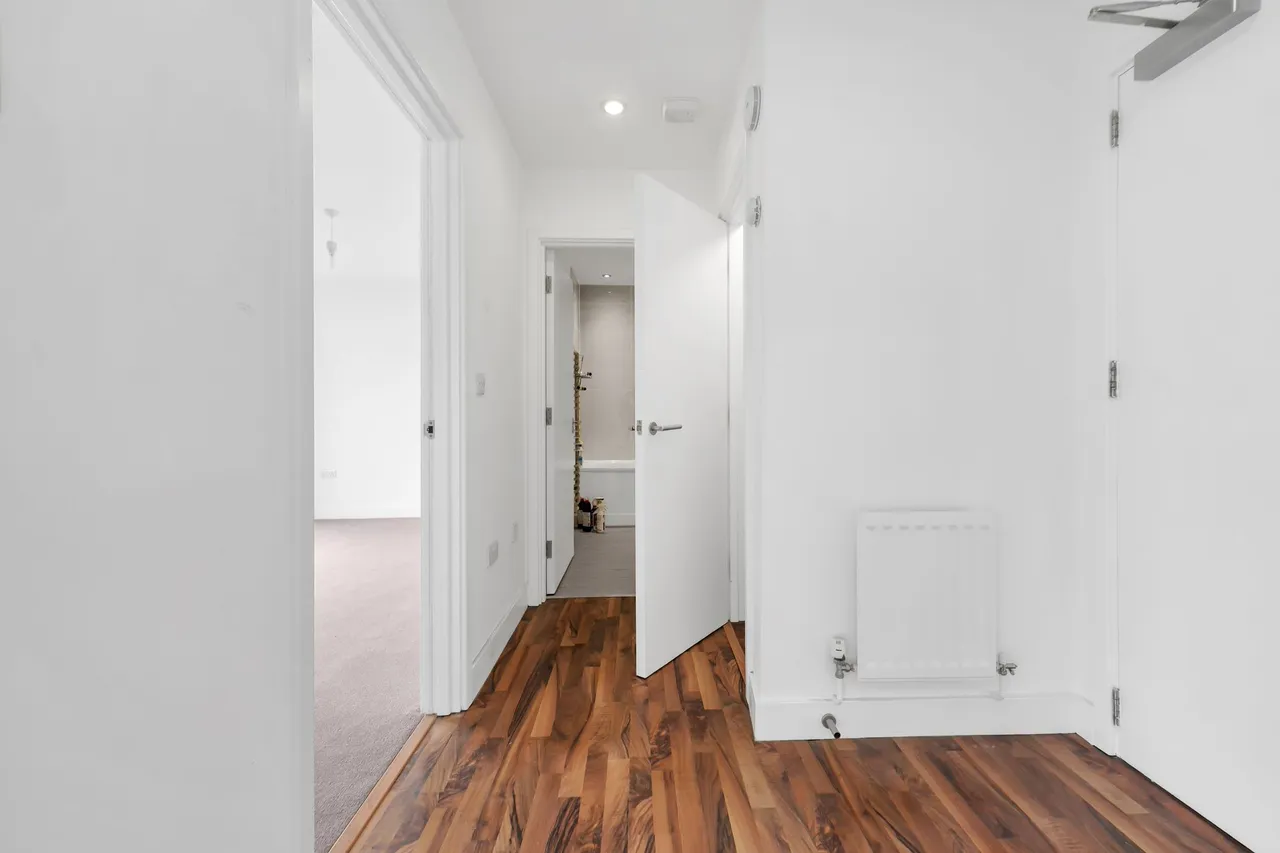 Hillside, London, NW10, photo 14