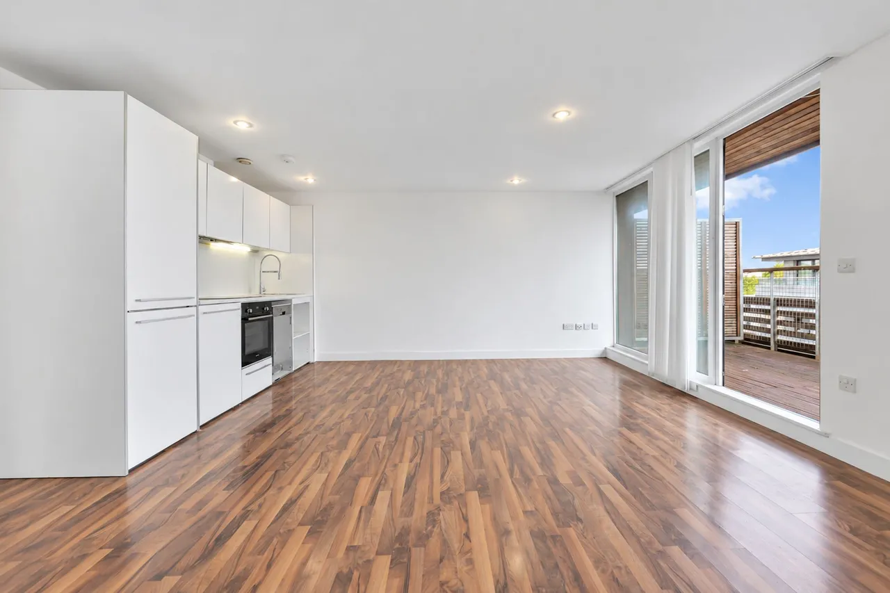 Hillside, London, NW10, photo 11