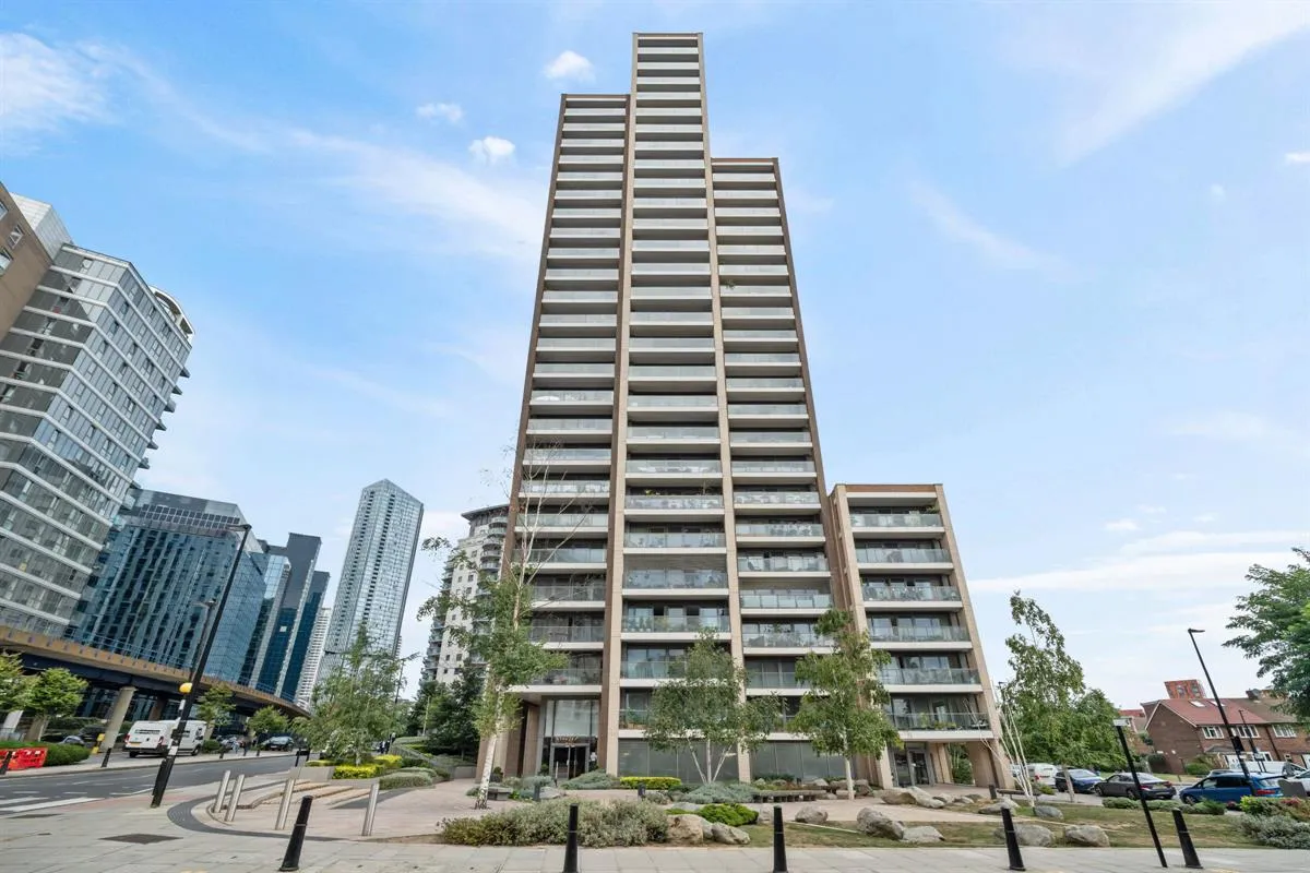 Flat , Heritage Tower, East Ferry Road, London, photo 2