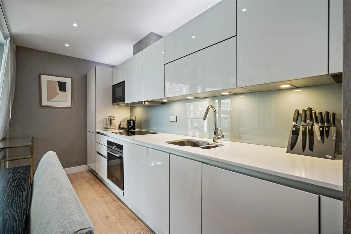 Flat , Heritage Tower, East Ferry Road, London, photo 10