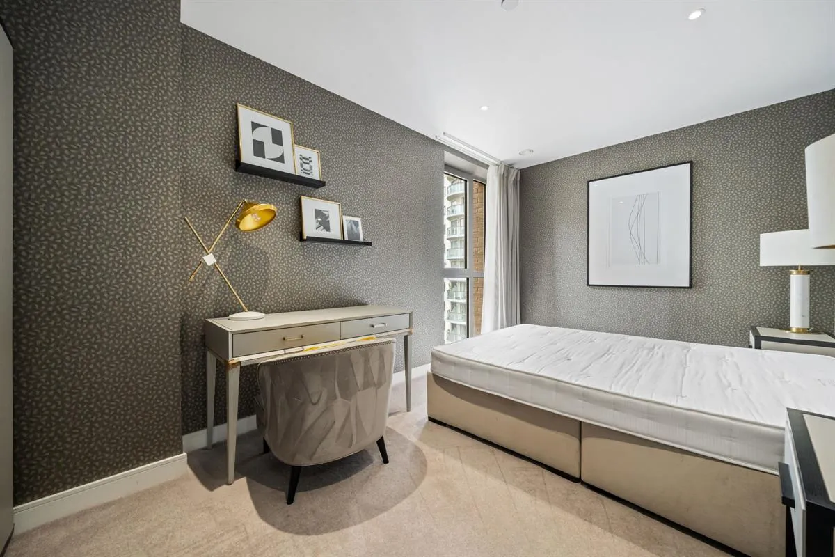 Flat , Heritage Tower, East Ferry Road, London, photo 8
