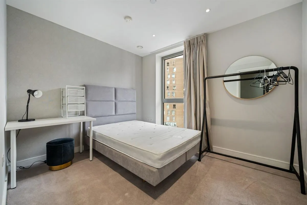 Flat , Heritage Tower, East Ferry Road, London, photo 9