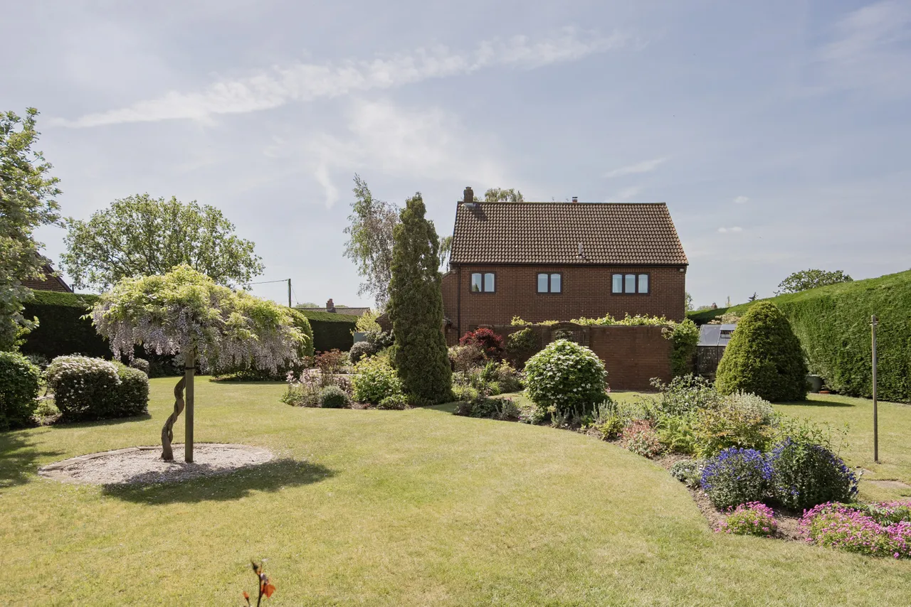 Mattishall Road, East Tuddenham, NR20, photo 17