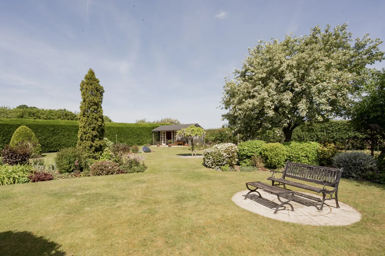 Mattishall Road, East Tuddenham, NR20, photo 16