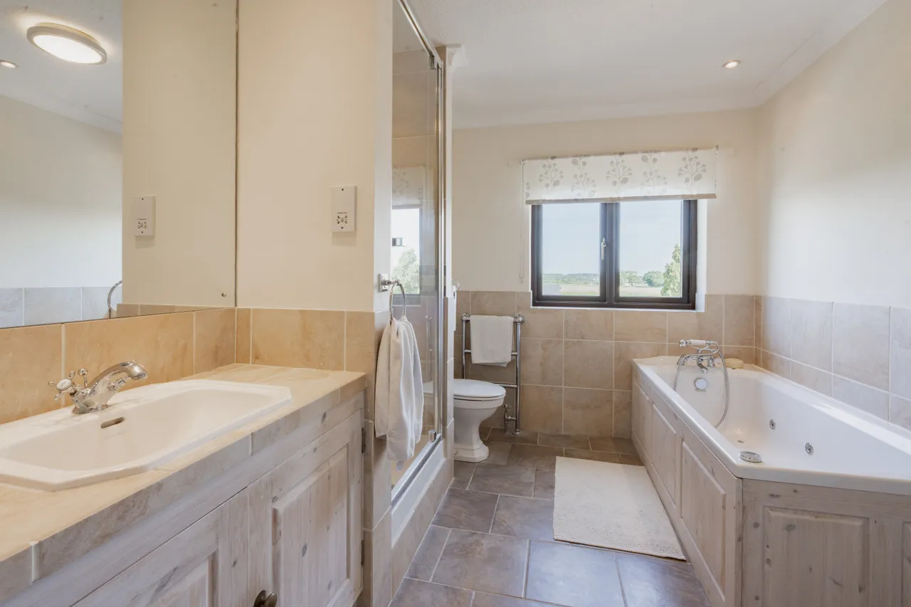 Mattishall Road, East Tuddenham, NR20, photo 12