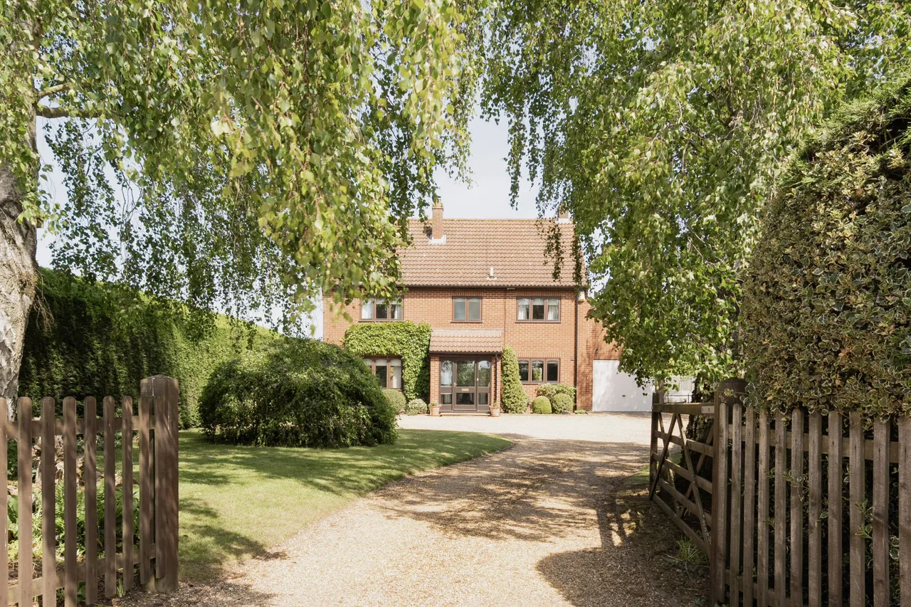 4 bed house for sale, Mattishall Road, East Tuddenham, NR20