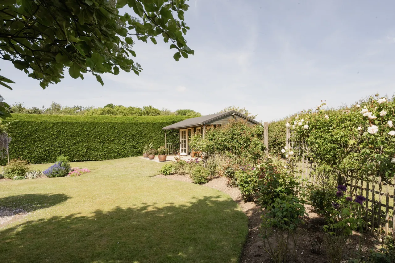 Mattishall Road, East Tuddenham, NR20, photo 3