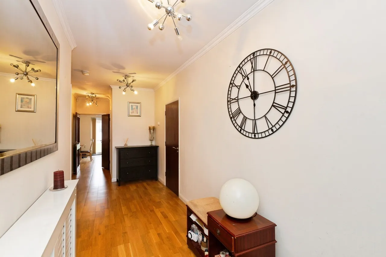 Clayhall Avenue, Clayhall, Ilford, IG5, photo 3